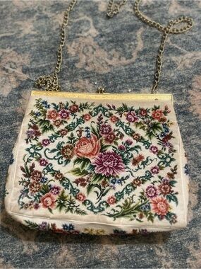 Vintage Floral petit point tapestry Embroidered Shoulder Bag in Cream